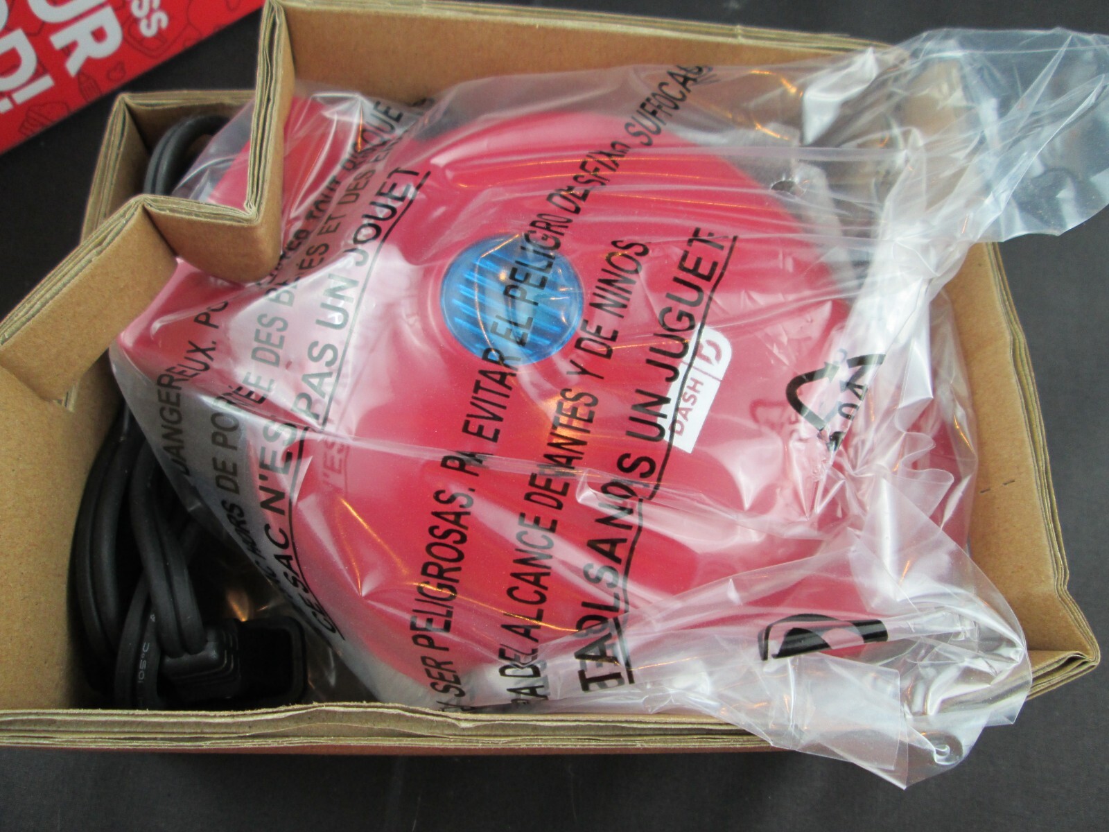 Dash DMS001RD Mini Maker Electric Round Griddle/ Individual Pancakes RED (NEW)