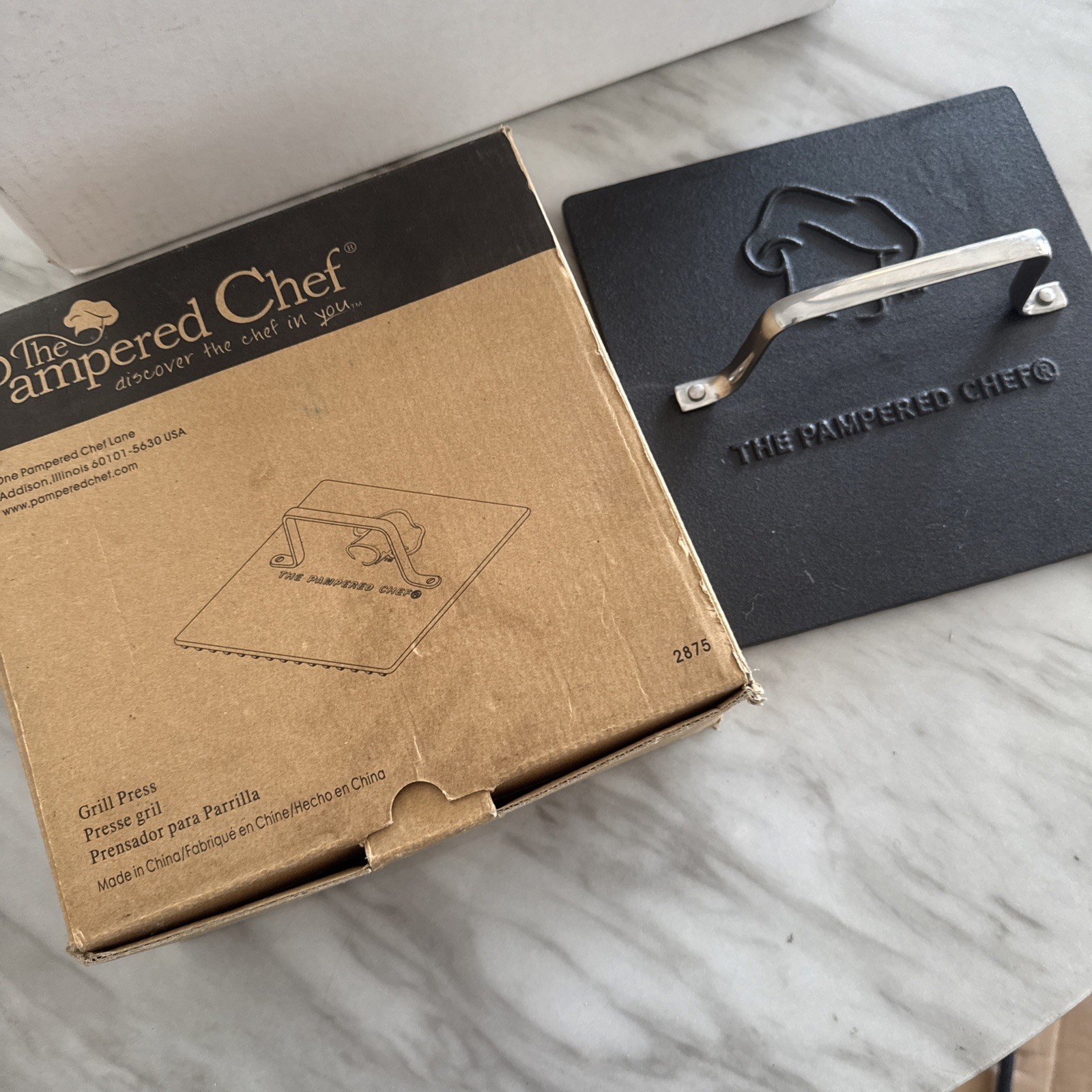 NEW Pampered Chef Grill Press #2875 – Cast Iron Heavy-Duty Press, Even Searing