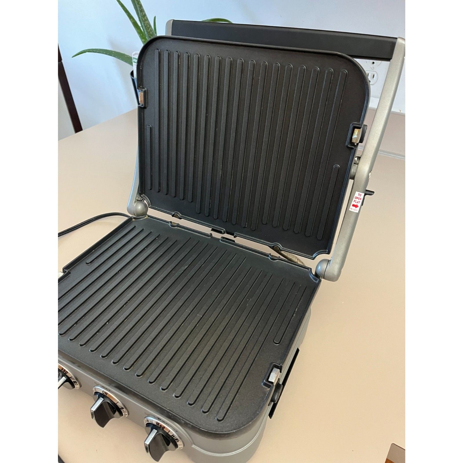 Cuisinart GR-4N Griddler Contact Grill Panini Press Opens Flat Tested Works