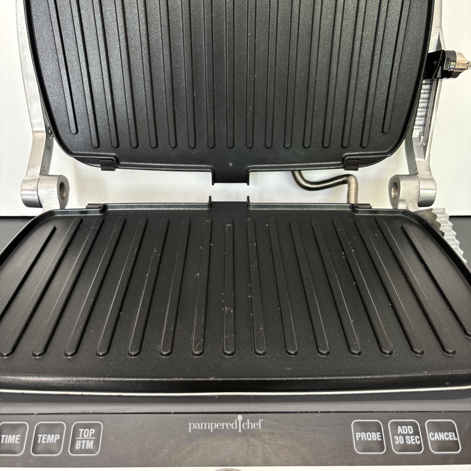 Pampered Chef Deluxe Electric Grill and Griddle Model 100348 No Temp Probe