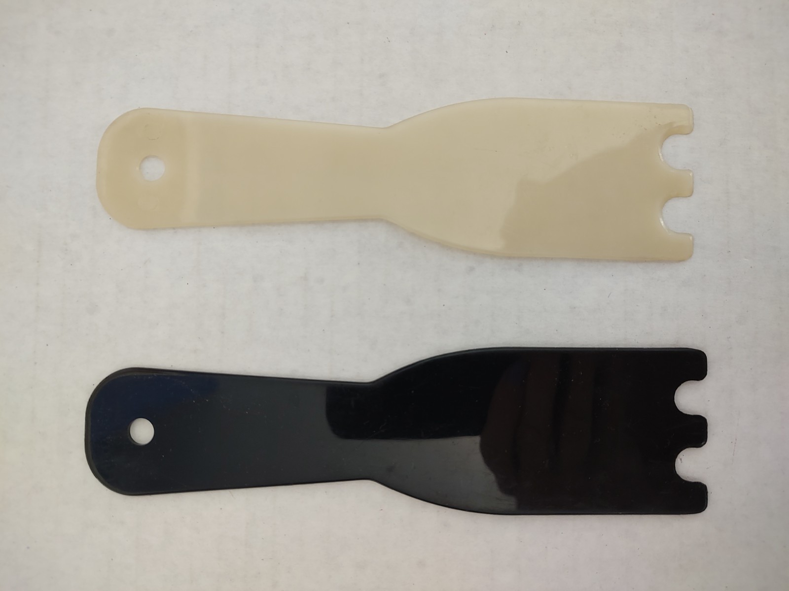 2 George Foreman Plastic Grill Cleaning Scraper Fork Spatula-1 Black-1 Off White