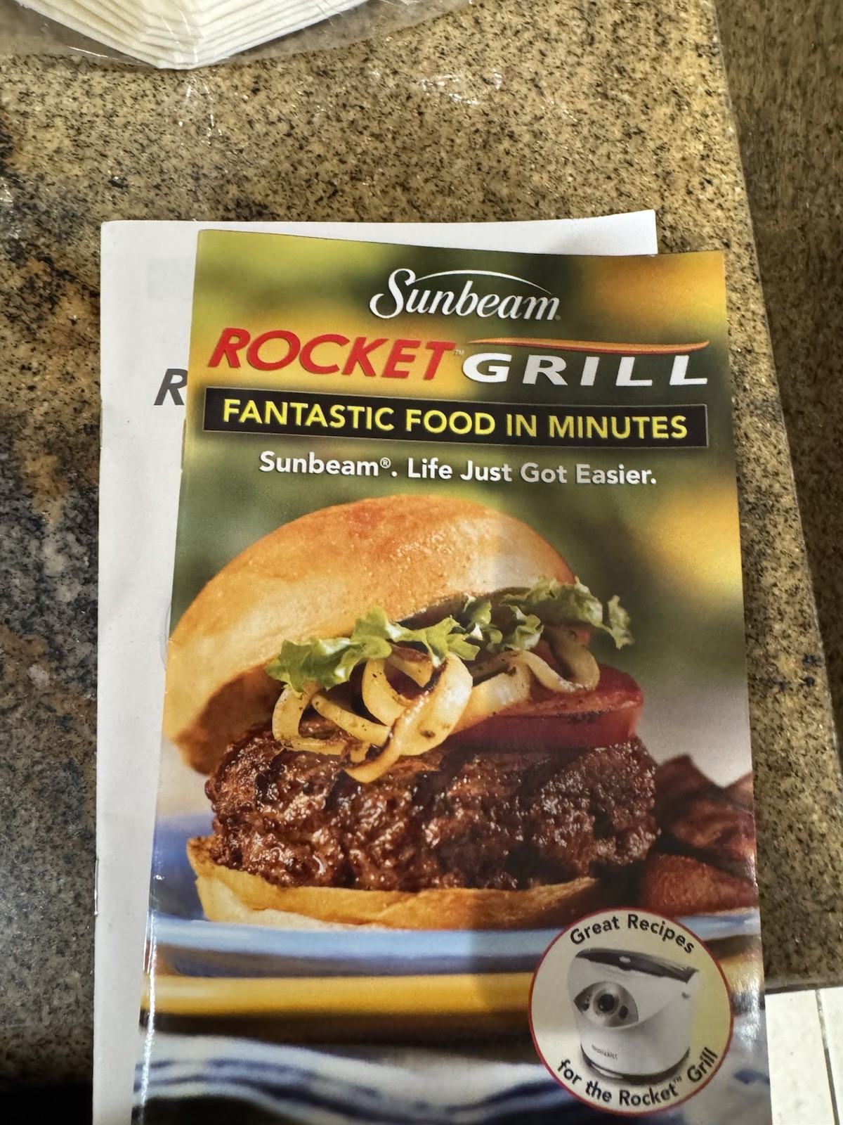New Sunbeam Rocket Grill Model RG12 w/ 14 Parchment pouches
