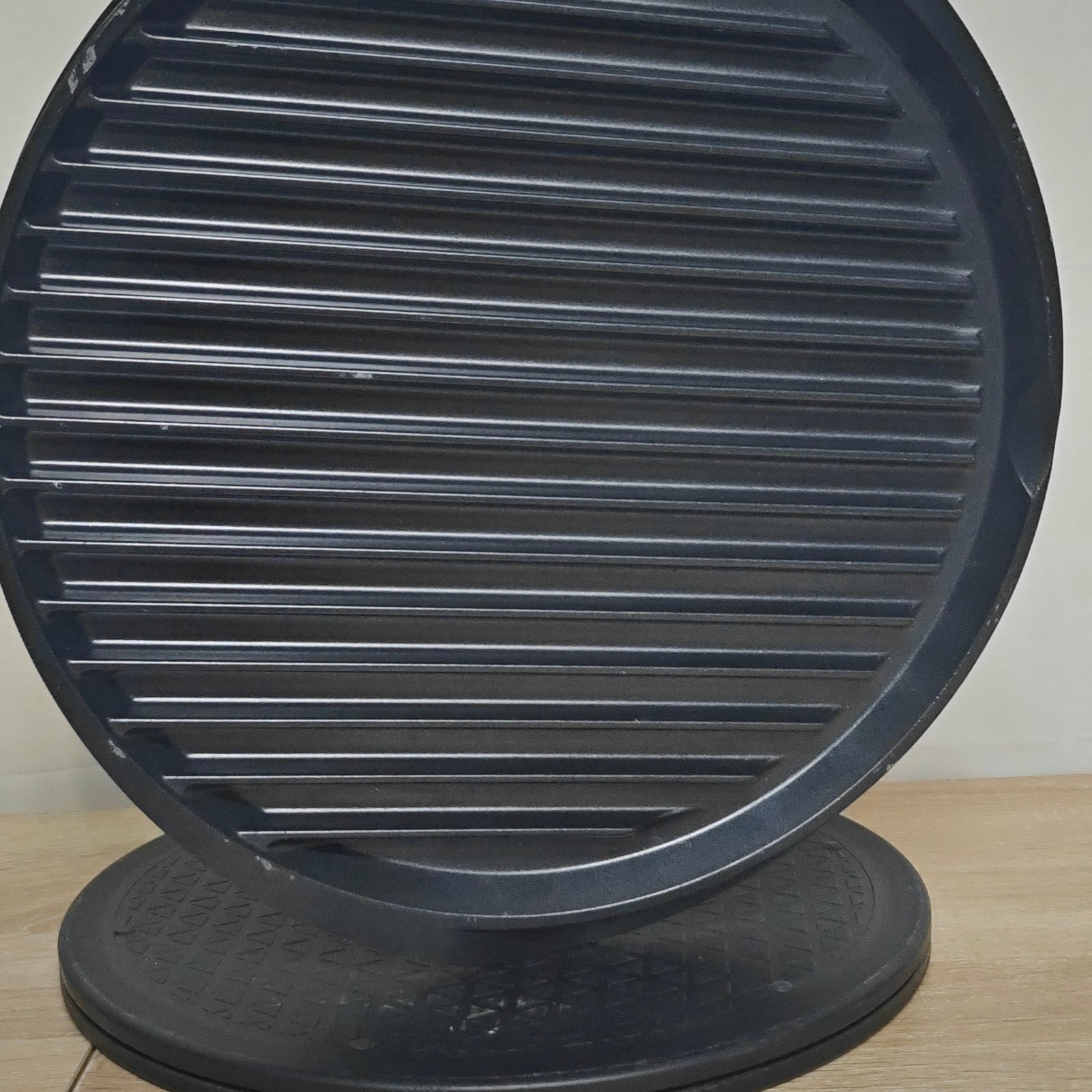 Nordic Ware Reversible Nonstick Procast Round Grill Or Griddle 14″