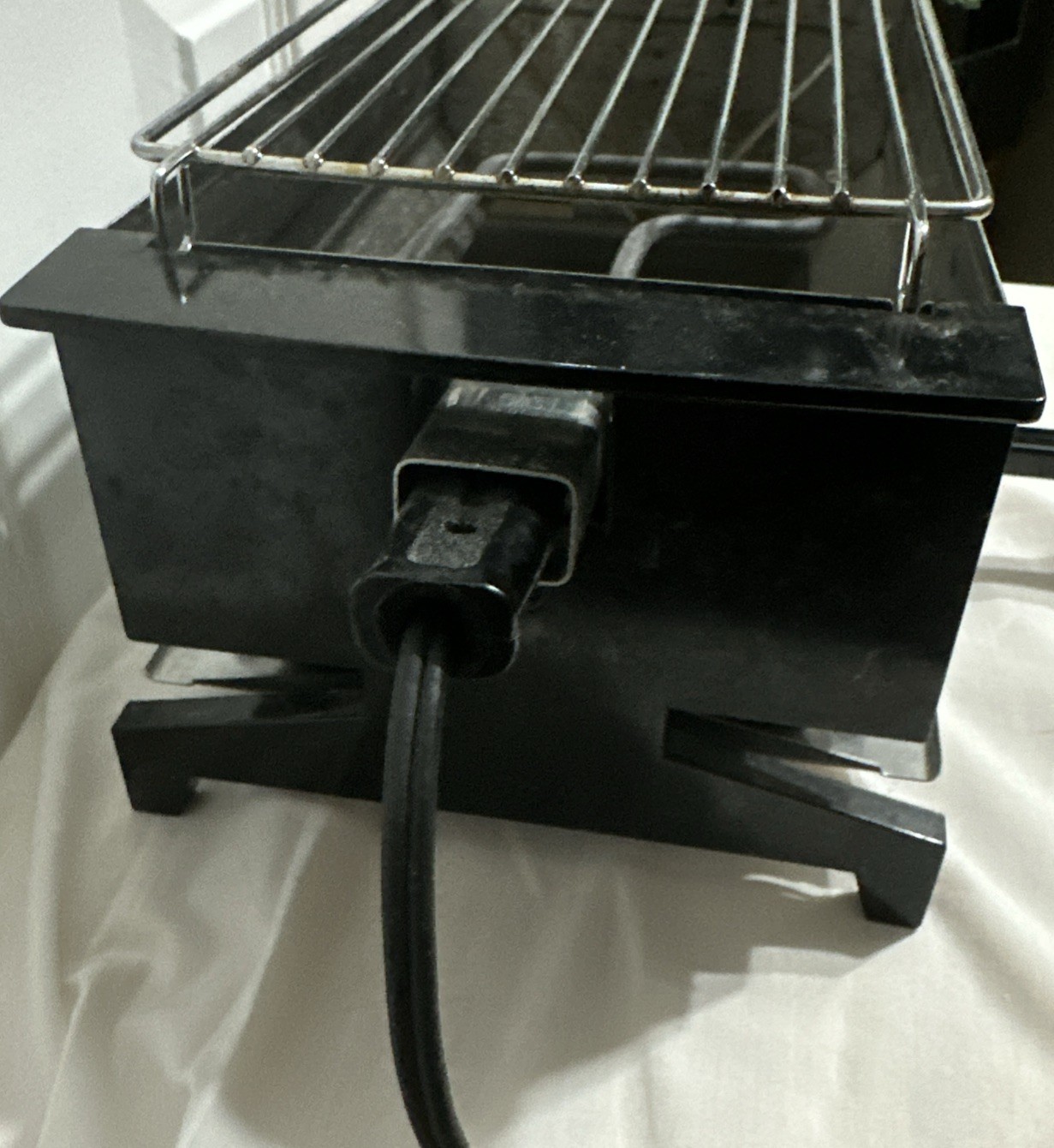 REGAL WARE Vintage ‘The Griller’ Smokeless Indoor Electric Mini Grill Model 6708