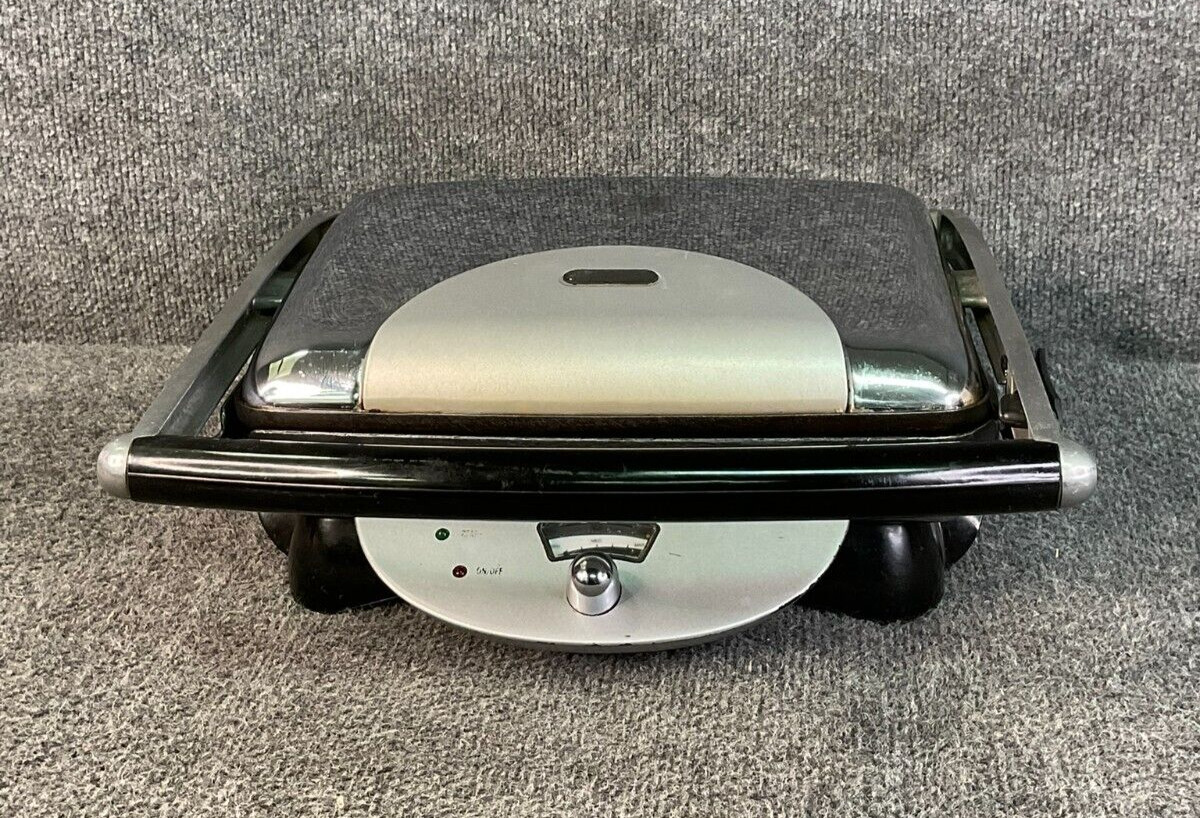 De’Longhi CGH800-U Retro Panini Grill Press 1500W Used