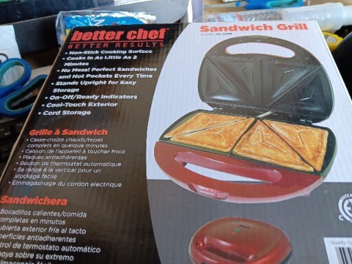 Better Chef Non Stick Cooking Surface Hot Sandwich Grill Model IM-288R Red NIB