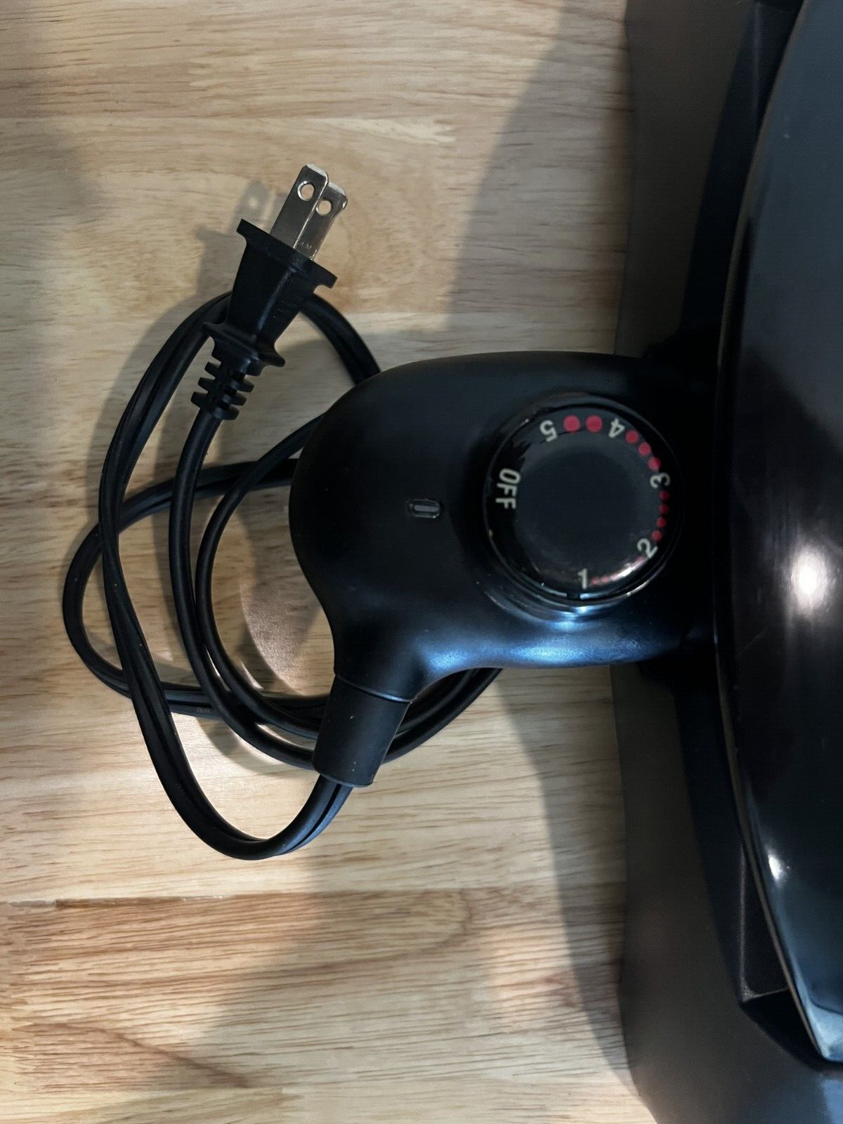 Delonghi Perfecto Indoor Non-stick Grill Tempered Glass Lid Black