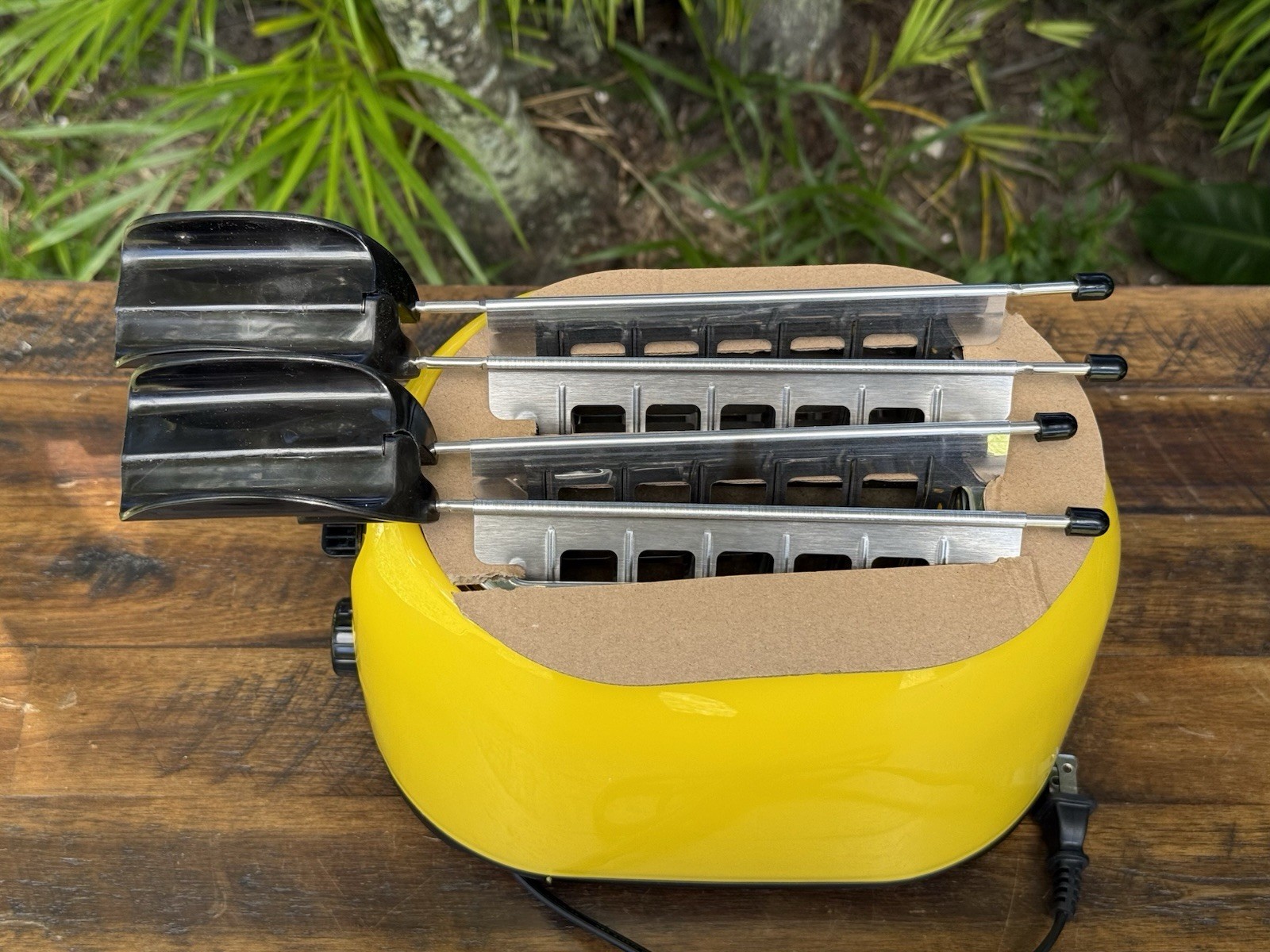Smart Planet Grilled Cheese Toaster GCN-1ST Yellow w/ 2 Sandwich Cages 650W