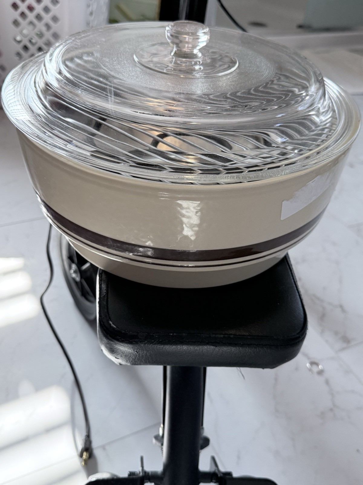 Contemptra Industries 120 V Stoneware Indoor Grill With Glass Lid New No Box