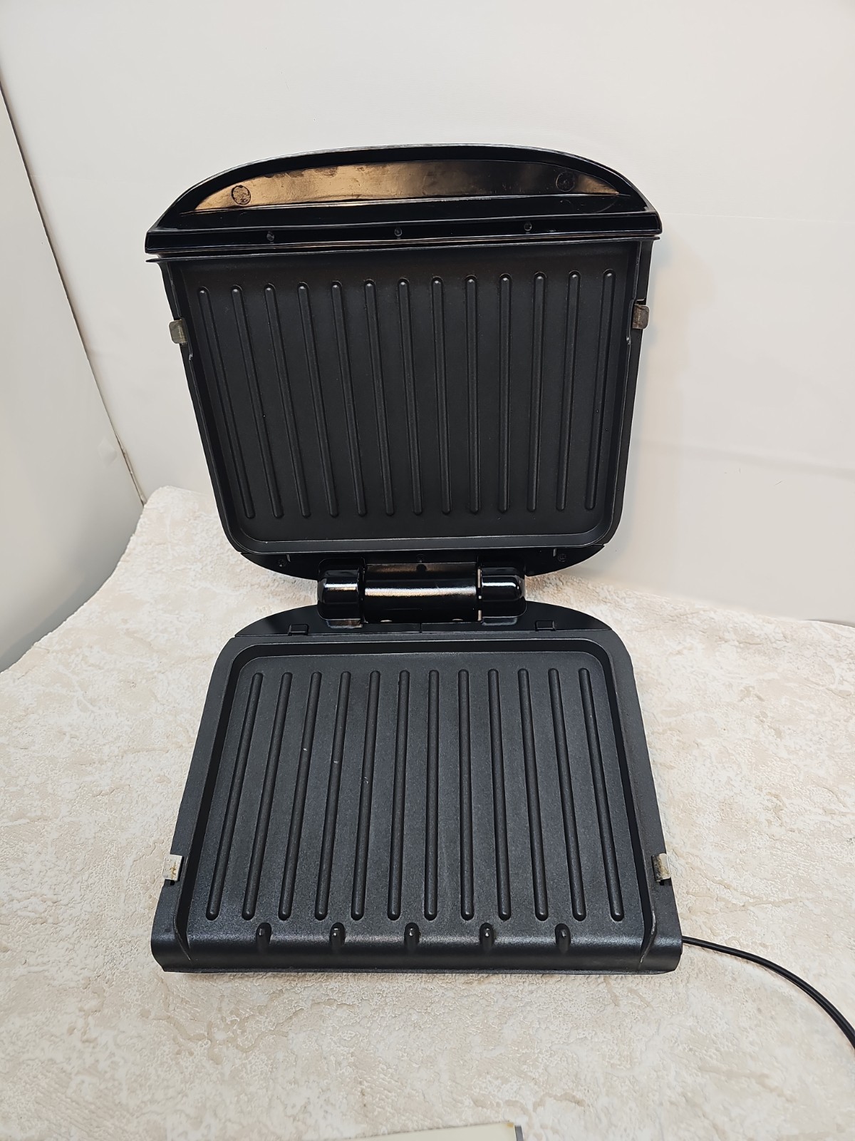 George Foreman 4 Servings Removable Plate Electric Indoor Grill/Panini Press