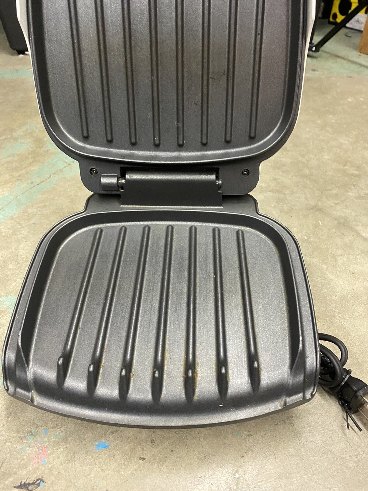 George Foreman Lean Mean Fat Reducing Grilling Machine White Model GR10ABW
