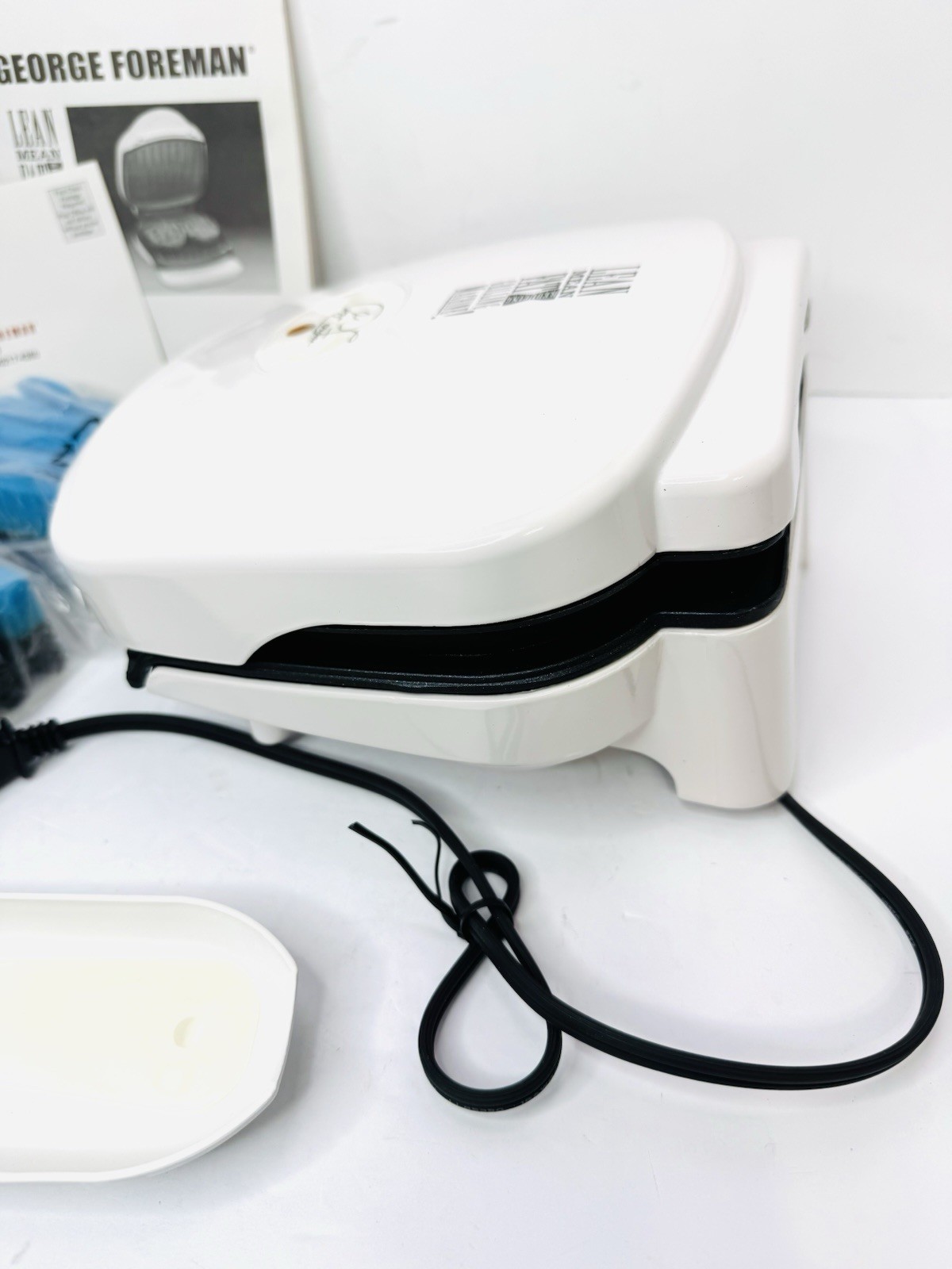 George Foreman Electric Grill White Lean Mean Meat GR10AWHT, New, Open Box