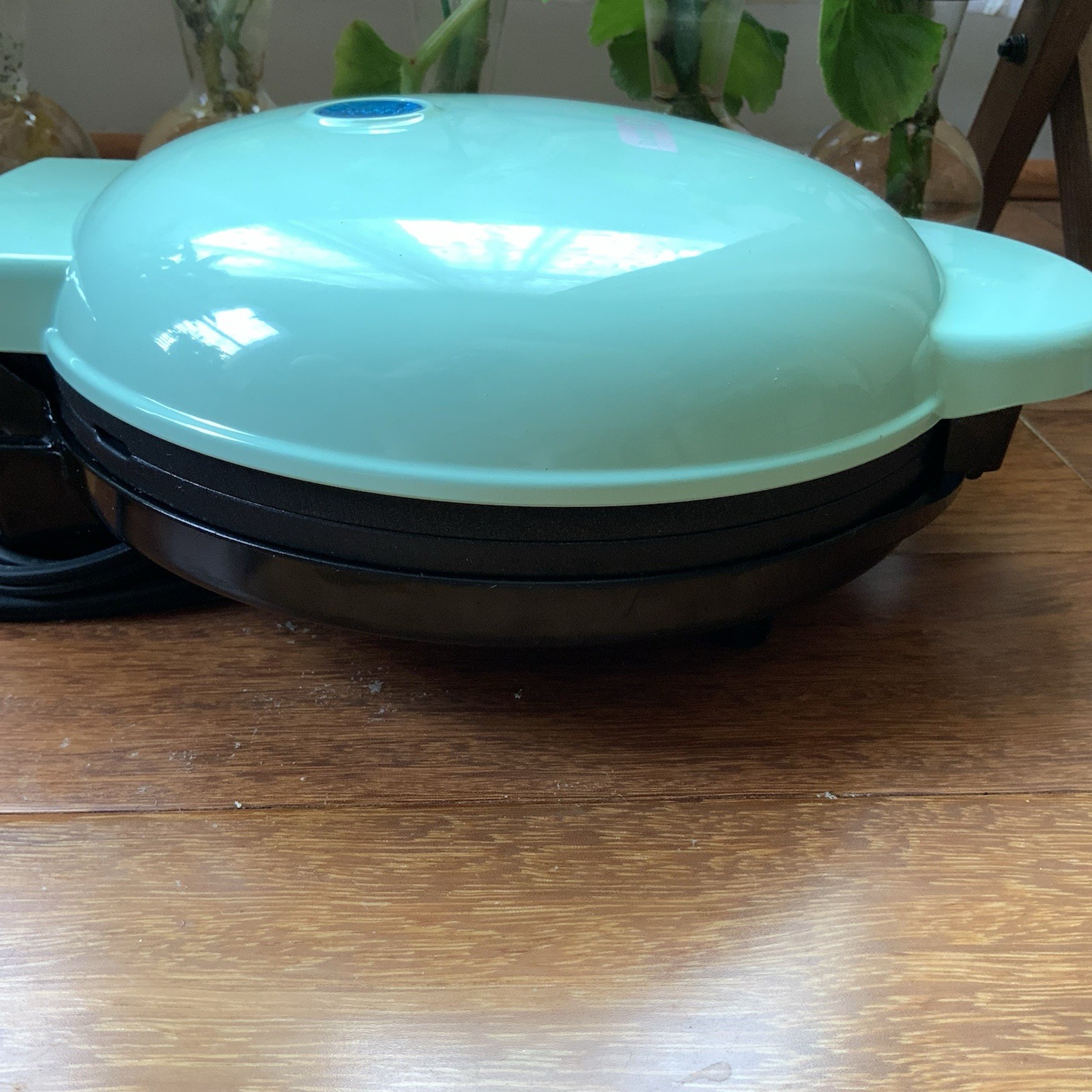 DASH Express Griddle, 8” Cooking Surface, Nonstick, 760 Watts, Aqua DMG8100AQ