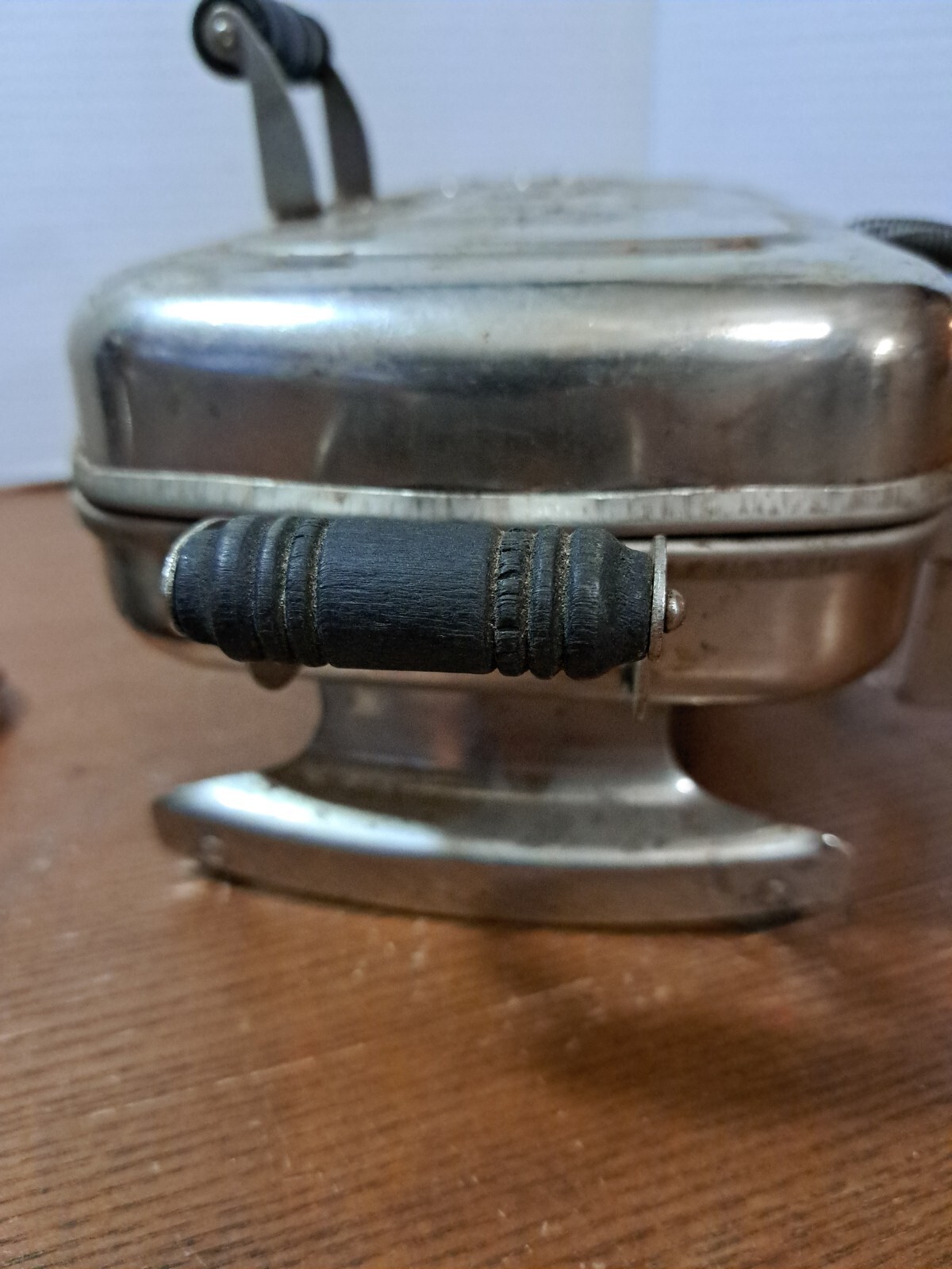 Vintage Electric Sandwich Grill Toaster Wood Handles, Rust, Not Working