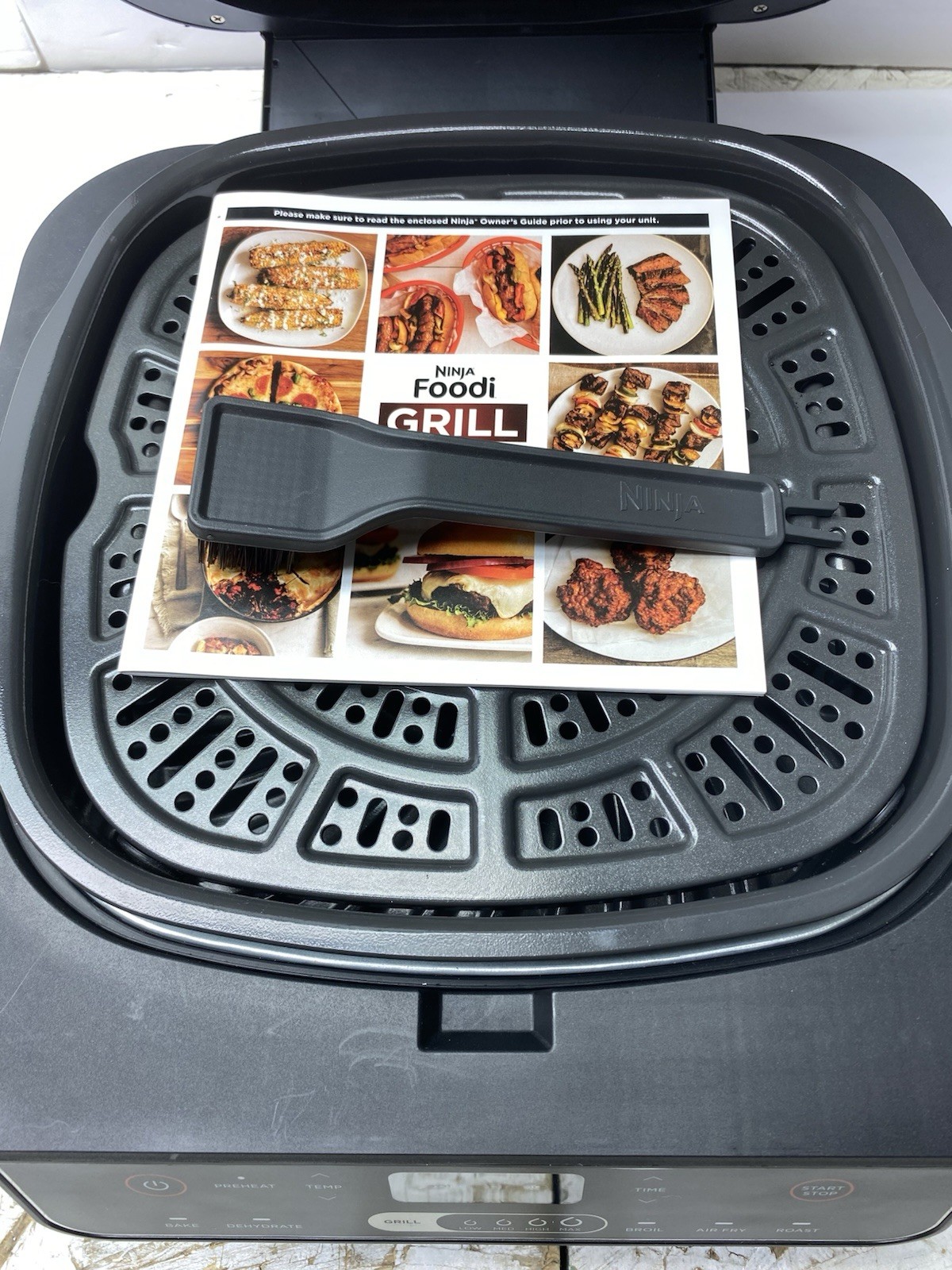 Ninja Foodi 1760W 6-in-1 Indoor Grill with 4-Quart Air Fryer – Black (EG201)