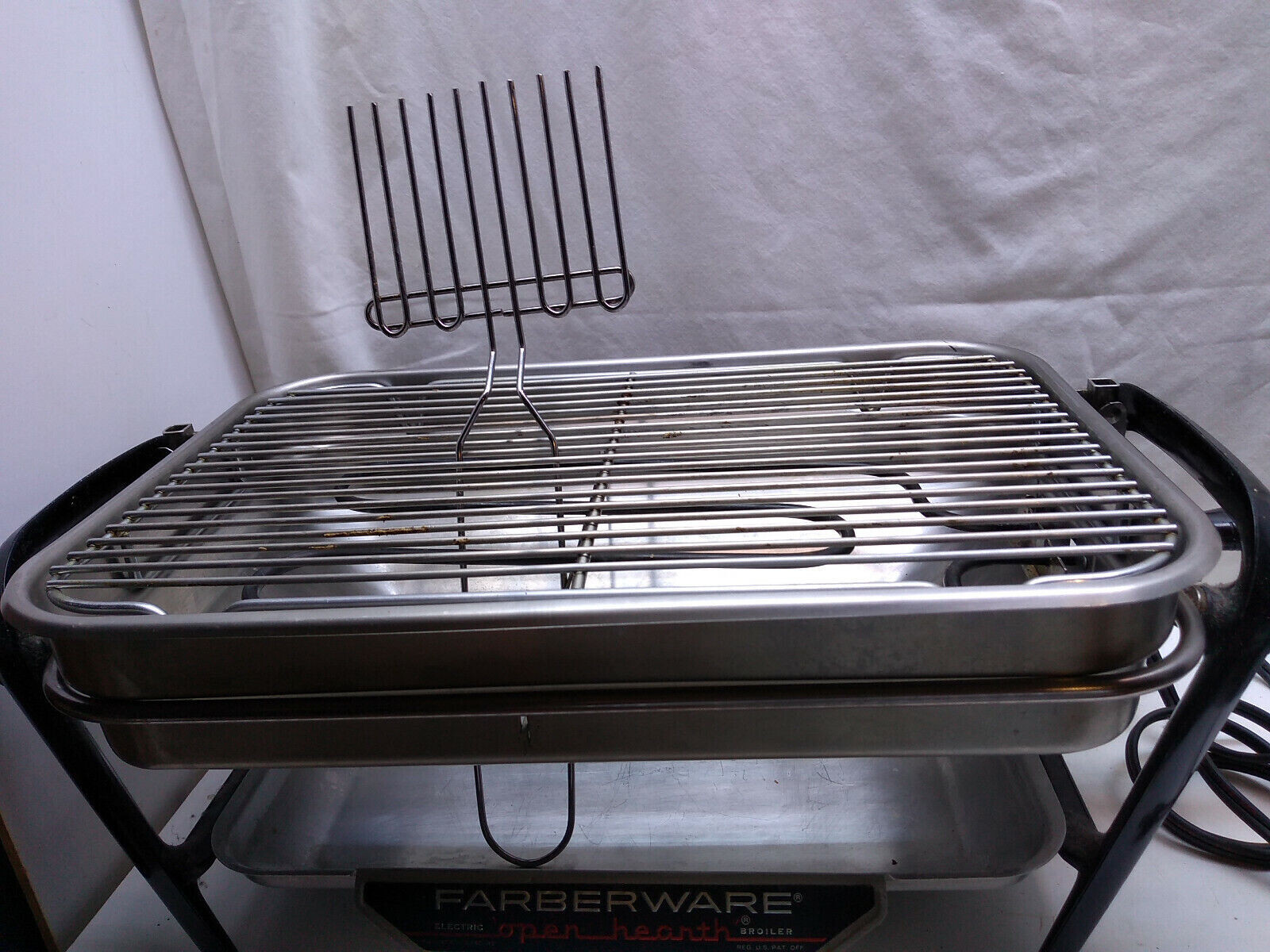 Farberware Electric Open Hearth Indoor Broiler Grill Drip Tray Heat Control 450
