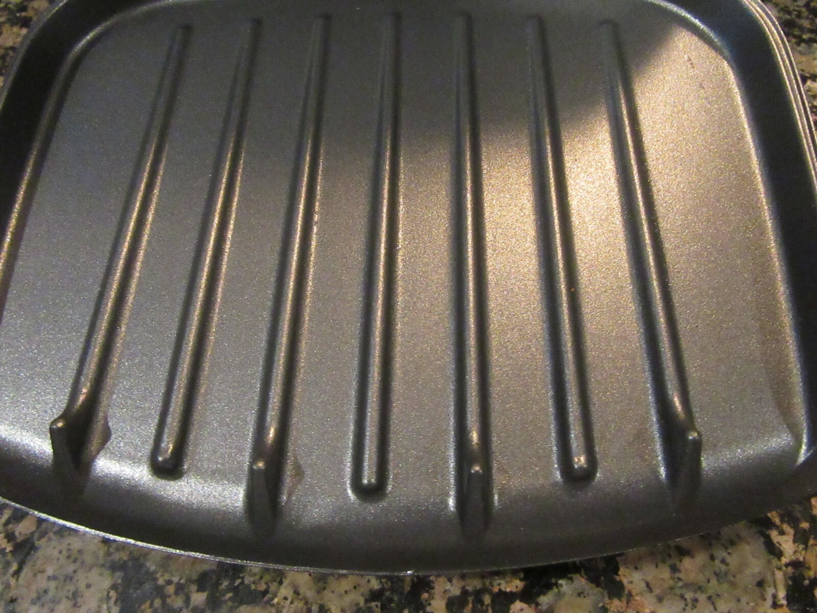 Super Clean George Foreman GR10B 2 Serving Grill Lean Mean Machine! See Video