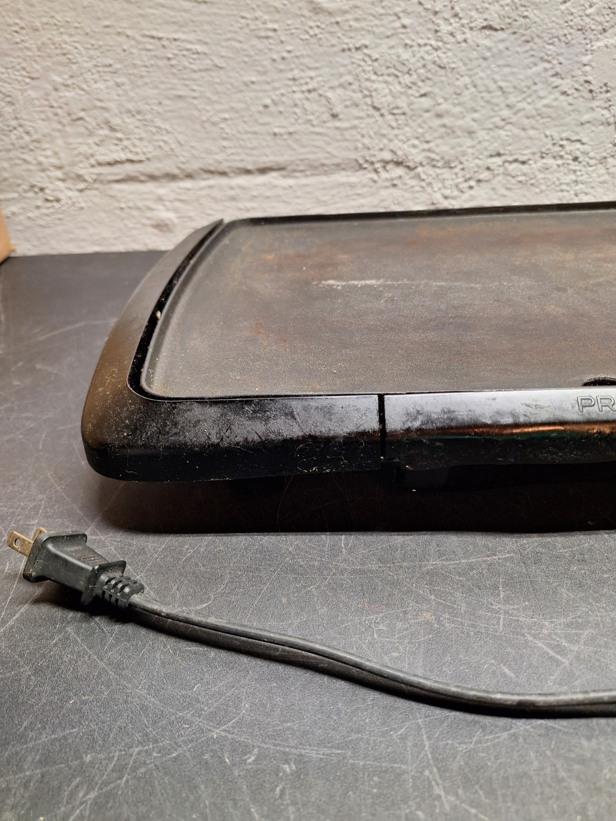 Presto Griddle Electric No 07047 Kitchenware Dishwasher safe – Needs Cleaned