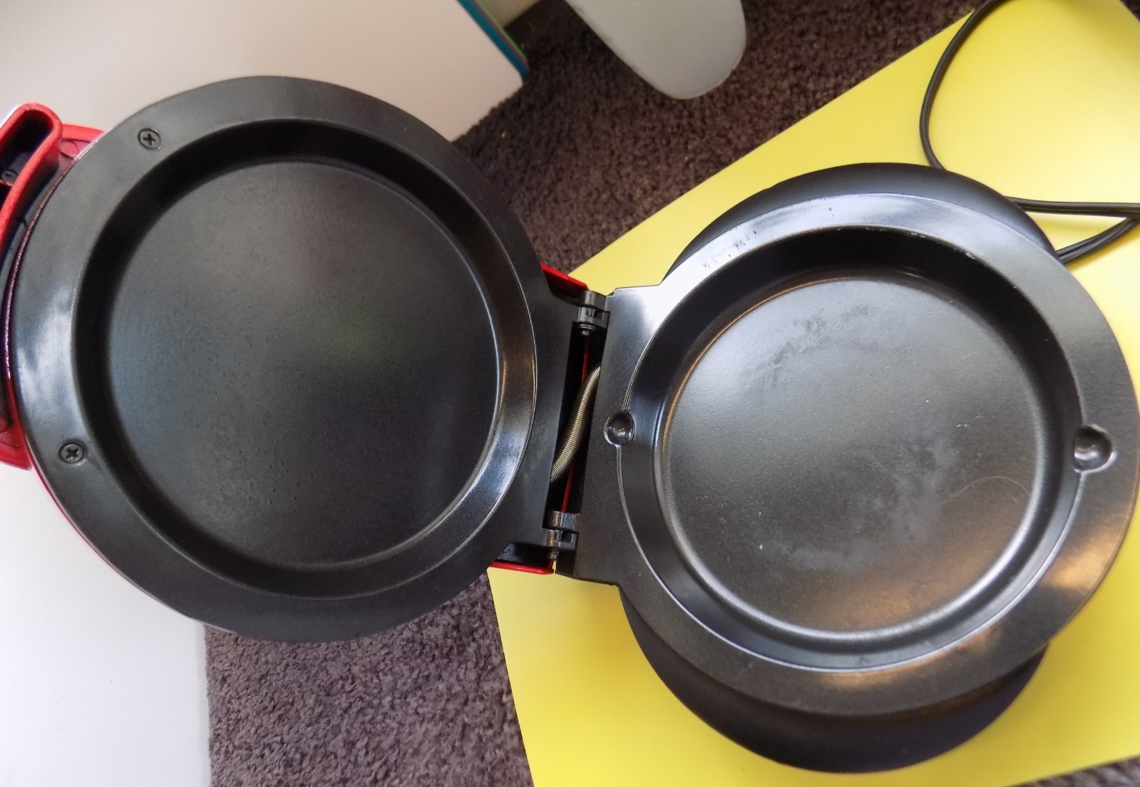 Xpress Cooker Redi Set Go Non Stick Electric Grill + Tupperware Quick Shake