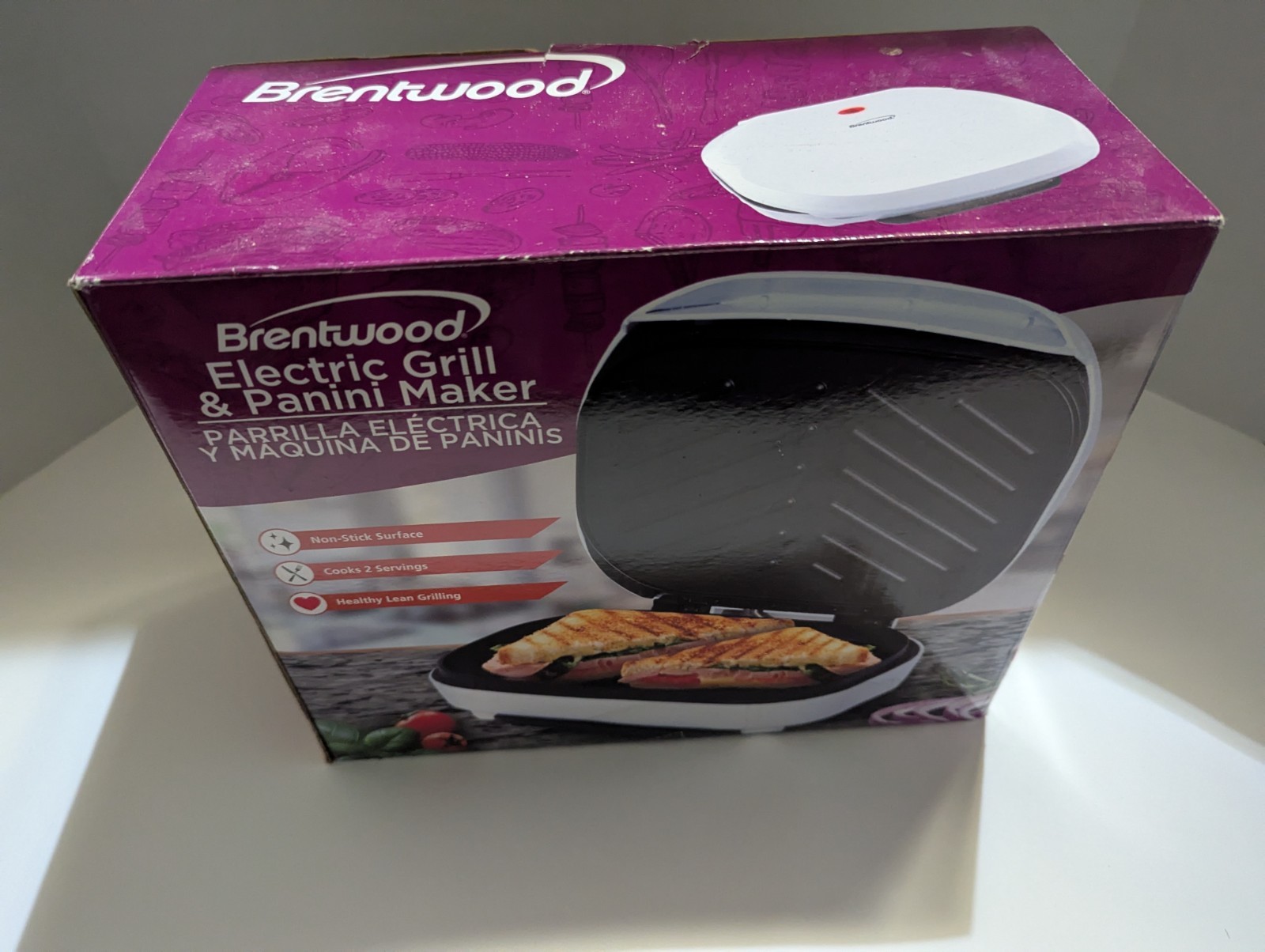  White Brentwood Electric Grill and Panini Maker Non -stick Surface 750 Watts